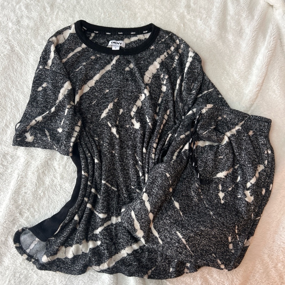 DKNY Super-Soft 2 pc Sleepwear PJ Set size Small